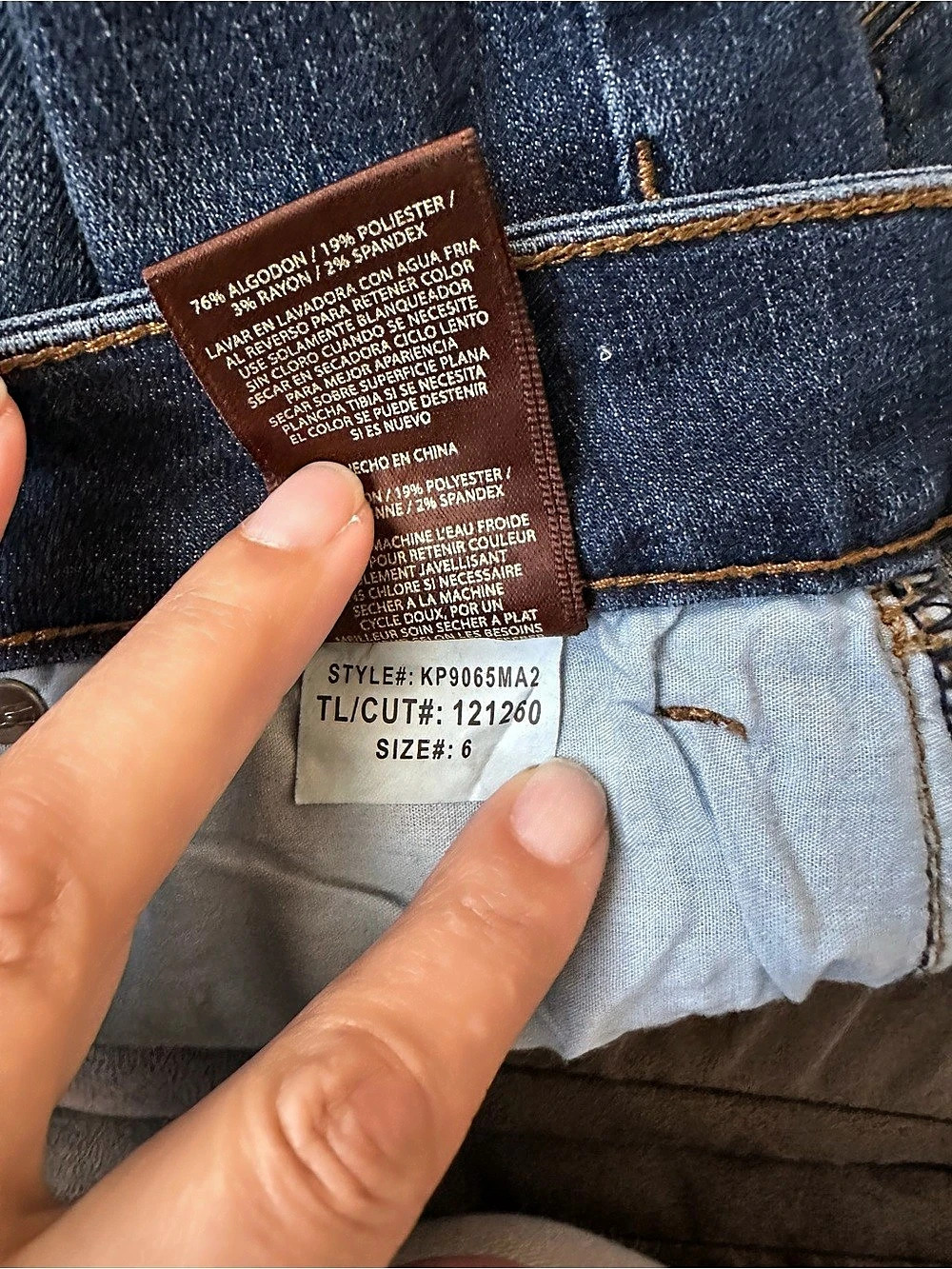 Kut from the Kloth Mid-Rise Slim Straight Leg Jeans Straight Leg Jeans - Picture 5 of 8